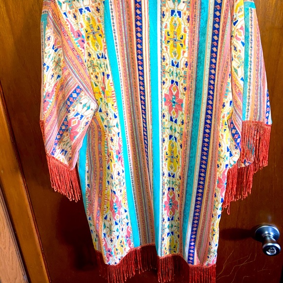 Women’s Aztec Shawl - Picture 3 of 3